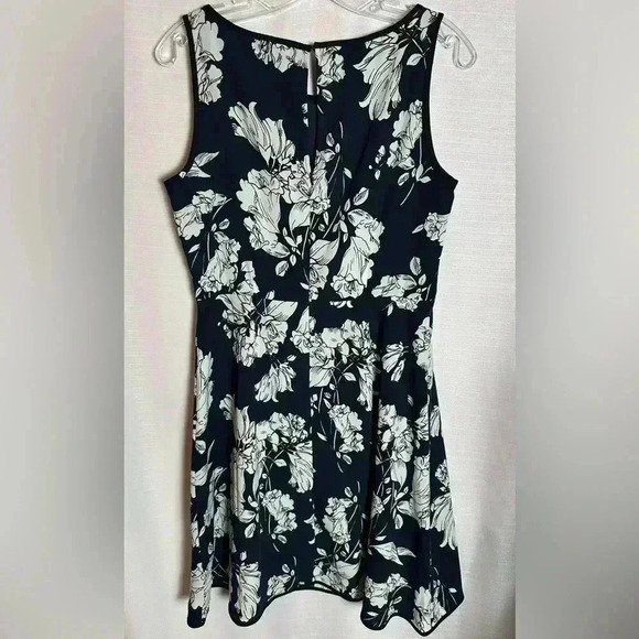 Ann Taylor Loft women’s dress, size 4 NWT - Picture 3 of 5